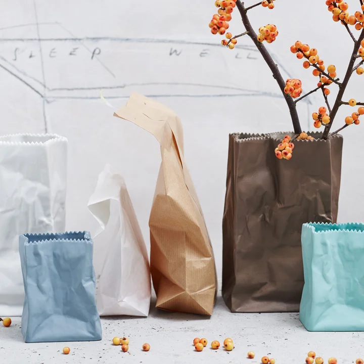 De tasvaas van Rosenthal in lentekleuren