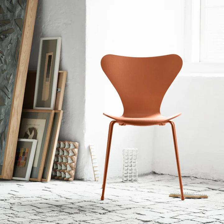 Serie 7 stoel, monochroom Chevalier oranje van Fritz Hansen