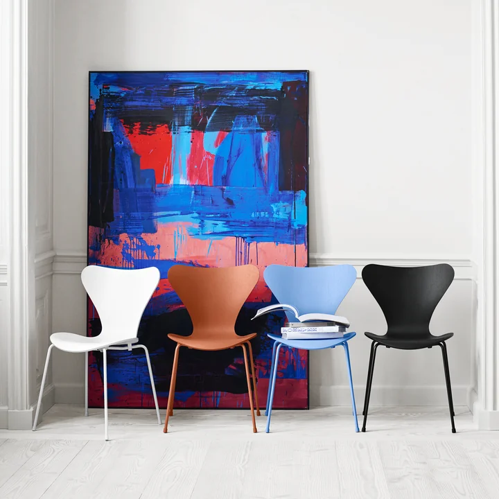 Serie 7 stoel, monochroom, groep van Fritz Hansen
