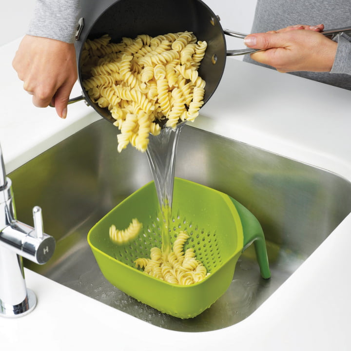 Joseph Joseph Joseph - Square Colander Medium in Groen