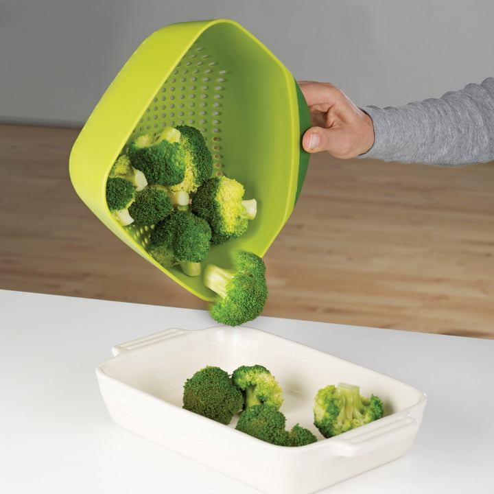 Square Colander van Joseph Joseph Joseph in Green