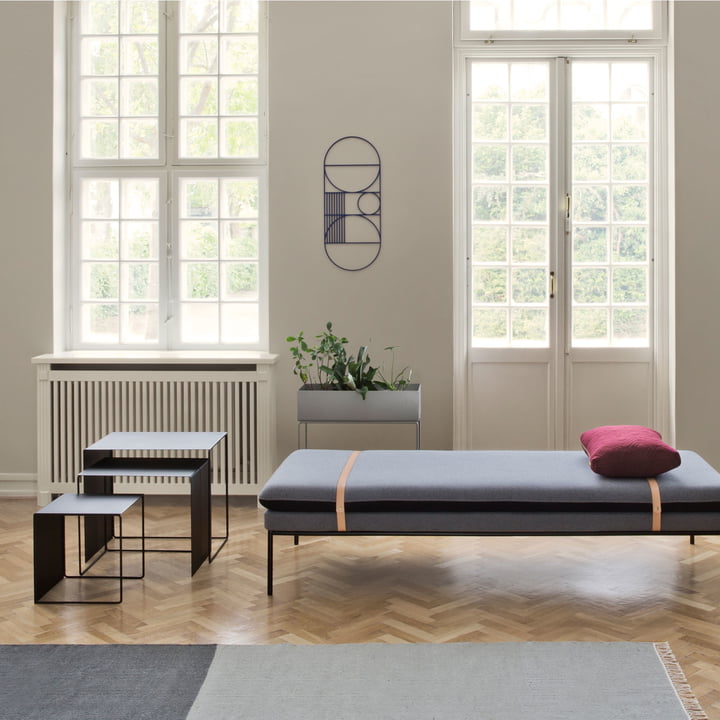 Kelim Rug Section van ferm Living met de Outline wanddecoratie en de Cluster Tables