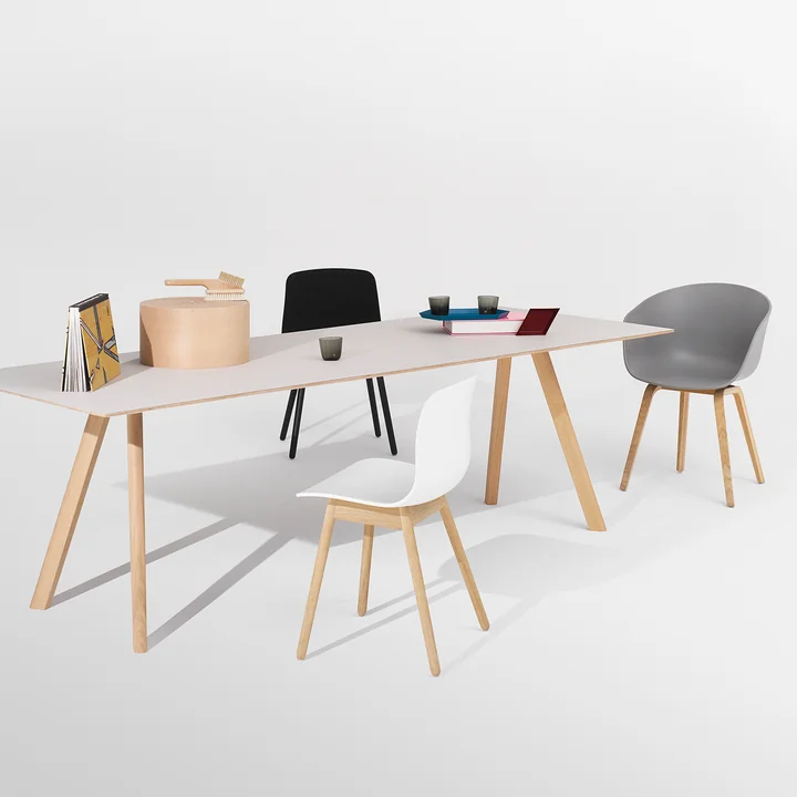 Copenhague CPH30 Eettafel 200 x 90 cm van HAY in mat gelakt eiken / tafelblad crèmewit (Mushroom 4176)