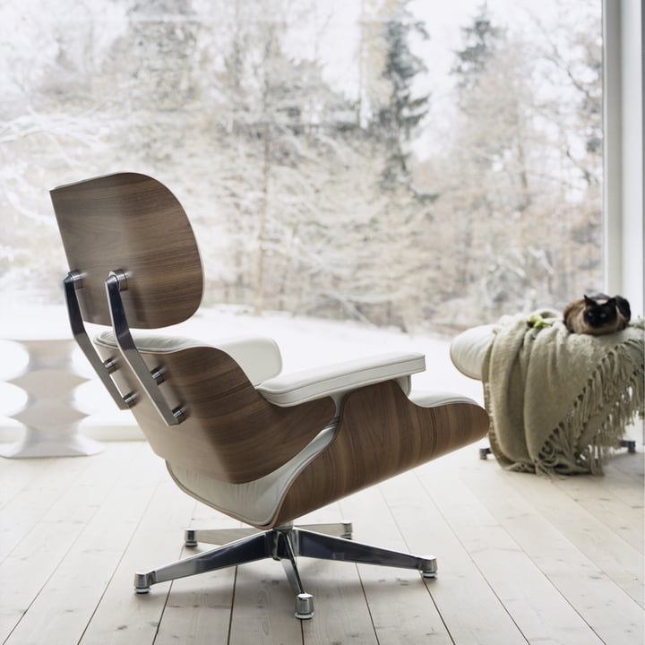 Winters: de Vitra Lounge Chair in het wit