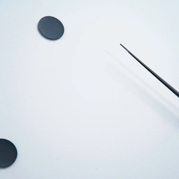 Radius Design - Flexibele wandklok, zwart