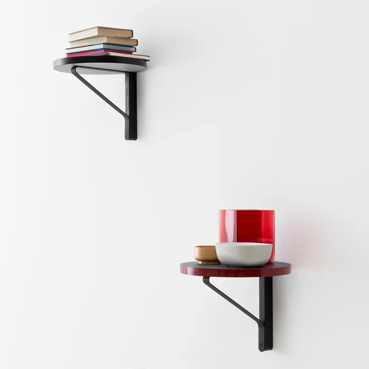 Diagonaal, gebogen stalen stutten