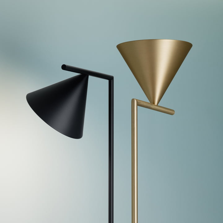 De Captain Flint LED vloerlamp van Flos in messing en zwart