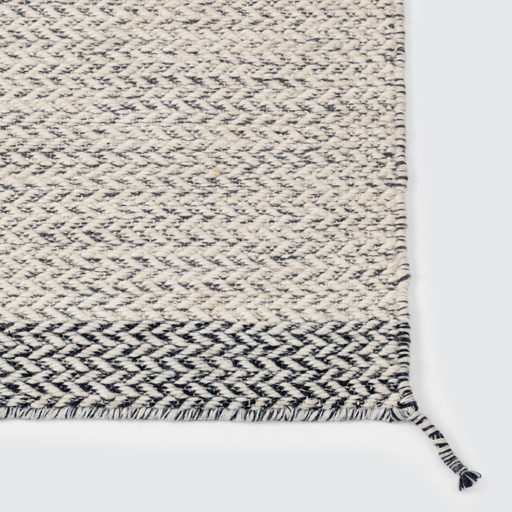 Het Ply Rug tapijt in wit van Muuto