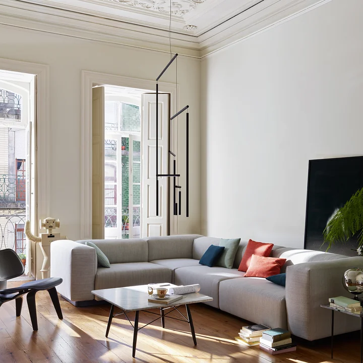 Benedenverdieping bank met horizontale accenten