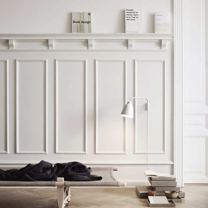 Caravaggio wandlamp gelezen door Fritz Hansen