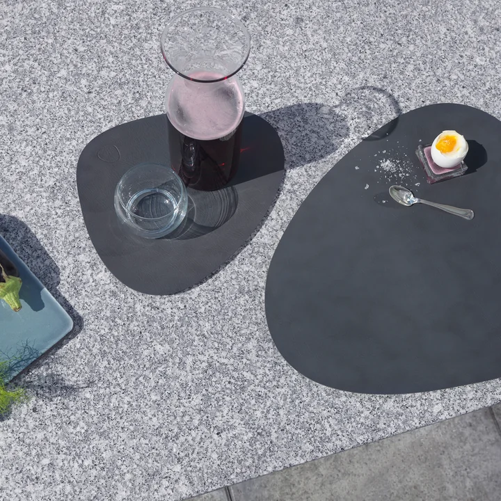 Grijze tafelmat van Lind DNA in klein en groot