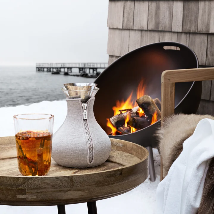 Theemaker met wollen deksel van Eva Solo