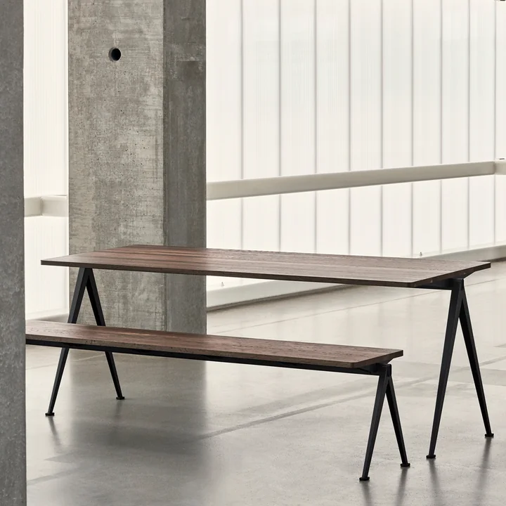 Pyramid Bureau en bank van HAY