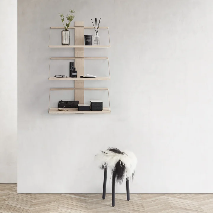 Het Andersen Meubilair - Wood Wandplank, eik tot meerdere aan de wand geplaatst