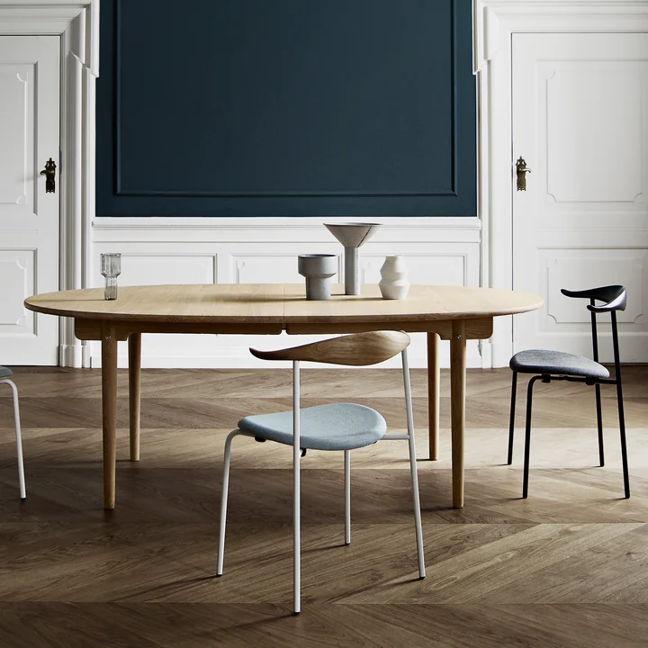 De Carl Hansen - CH338 Uitschuifbare eettafel, 200 x 115 cm in gezeept eikenhout.
