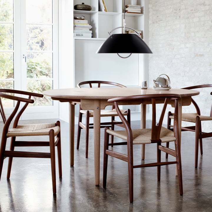 Carl Hansen - CH337 Uitschuifbare eettafel met CH24 Wishbone stoel