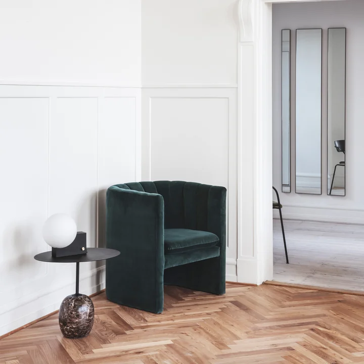 Lato bijzettafel, Loafer fauteuil en Journey tafel- en wandlamp van & Tradition