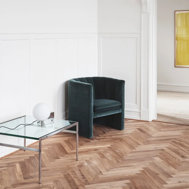 Loafer fauteuil en Journey Tafel- en wandlamp van & Tradition