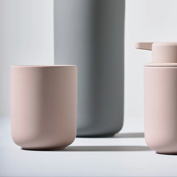 De Zone Denmark - Ume zeepdispenser en tuimelaar voor tandenborstels.