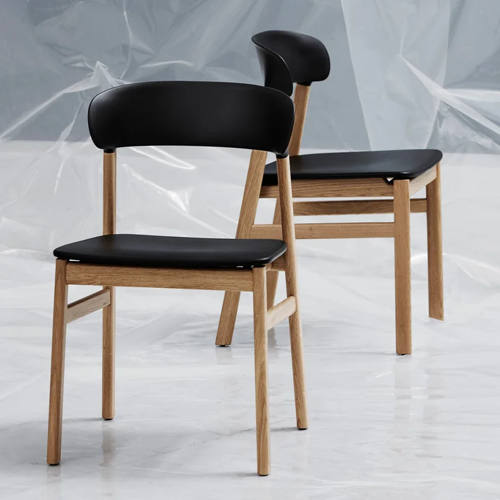 Normann Copenhagen - Herit Chair, eiken / zwart