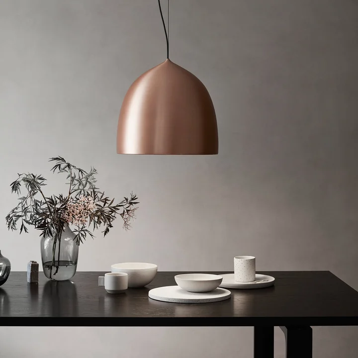 De Fritz Hansen - Suspence Hanglamp boven de eettafel