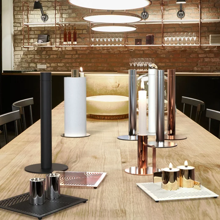 Vorstrolhouder in diverse kleuren op tafel