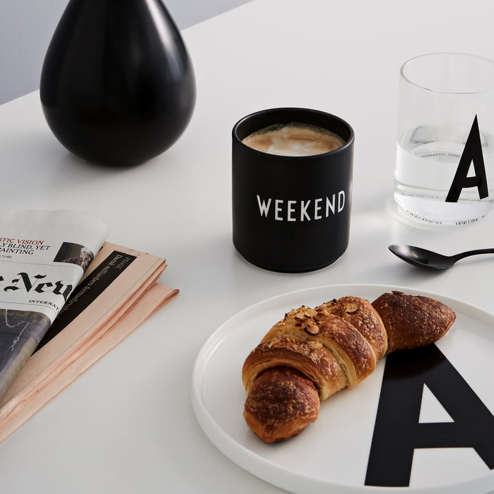 AJ Favourite Porseleinen mok WEEKEND van Design Letters