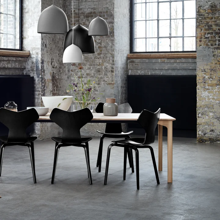 Fritz Hansen - Grand Prix Stoel, zwart gekleurd essenhouten frame