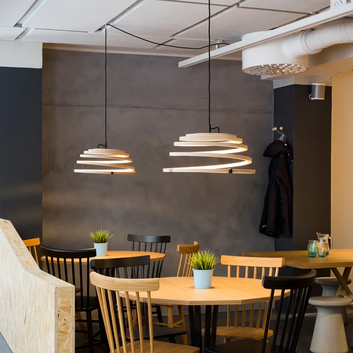 Aspiro 8000 LED pendelarmatuur Ø 50 cm van Secto in berkenhout.
