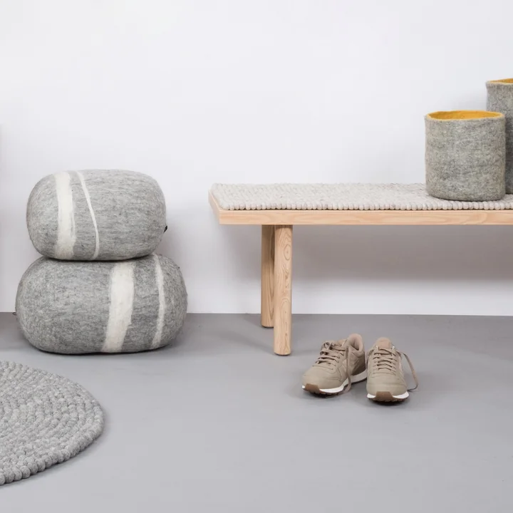 Kussen Pebble van myfelt in donkergrijs