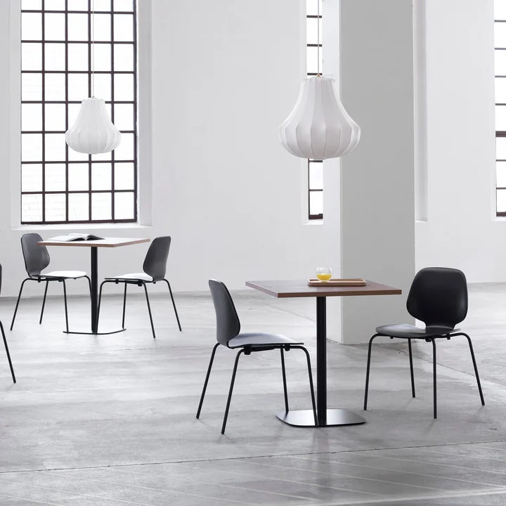 Phantom hanger klein Ø 45 x H 47 cm uit Normann Copenhagen in wit