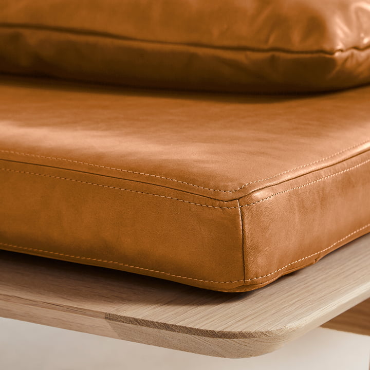 Level Daybed van Woud in eik / cognac in detail