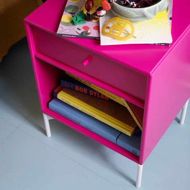 Droom nachtkastje met poten van Montana