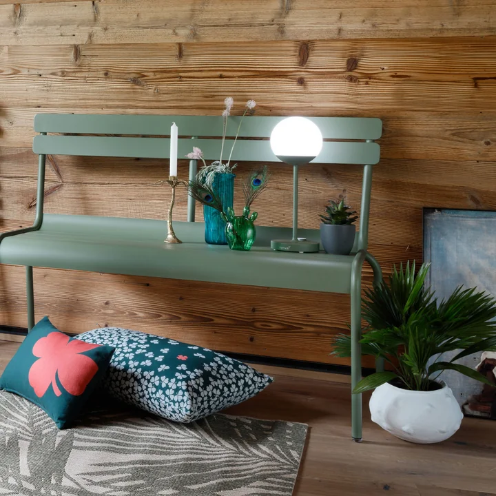 Luxembourg Bank met Mooon! LED-verlichting op batterijen van Fermob