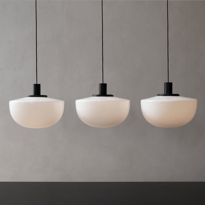 Bank hanglamp van Audo op een rij gehangen