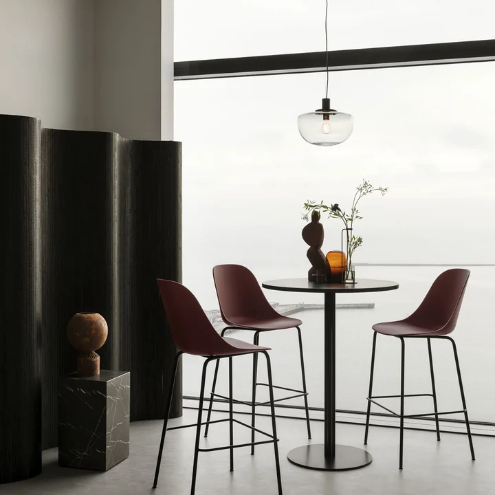 Bank hanglamp van Audo boven de eettafel