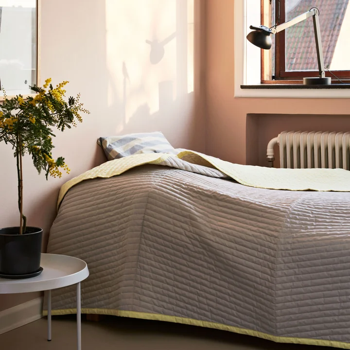Botanical Family, PC tafellamp LED en Bias sprei van HAY