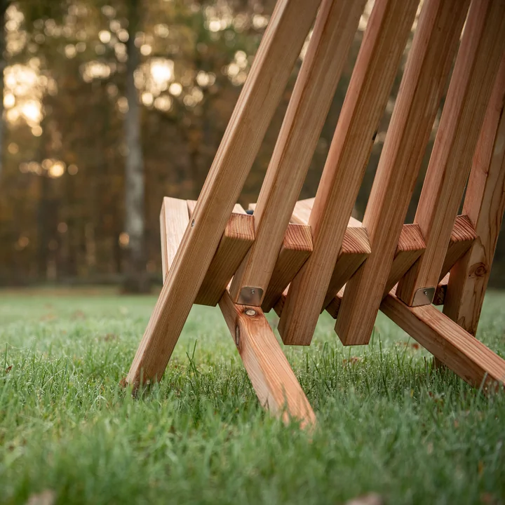 Fieldchair in de tuin geplaatst door Weltevree