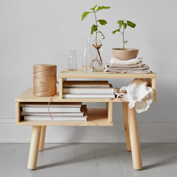 Hako salontafel in de natuur gedecoreerd door Karup Design met planten en boeken