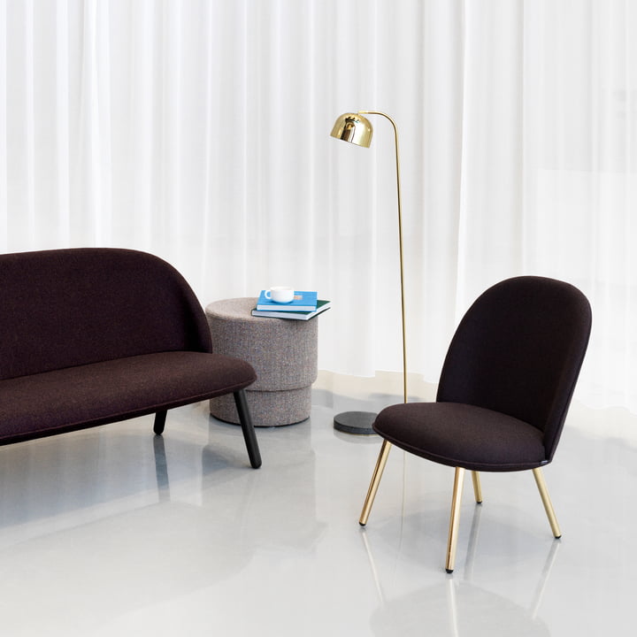 Silo Pouf van Normann Copenhagen naast de Ace Sofa