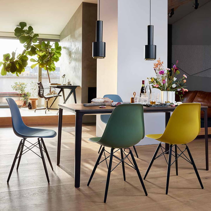 Eames Plastic Stoelen in nieuwe kleuren