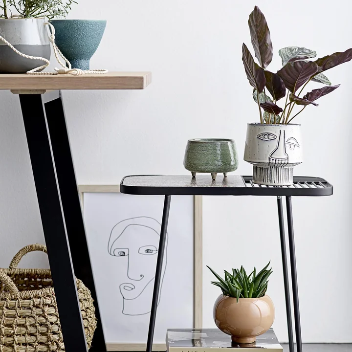 Aardewerk plantenbak met gezicht van Bloomingville