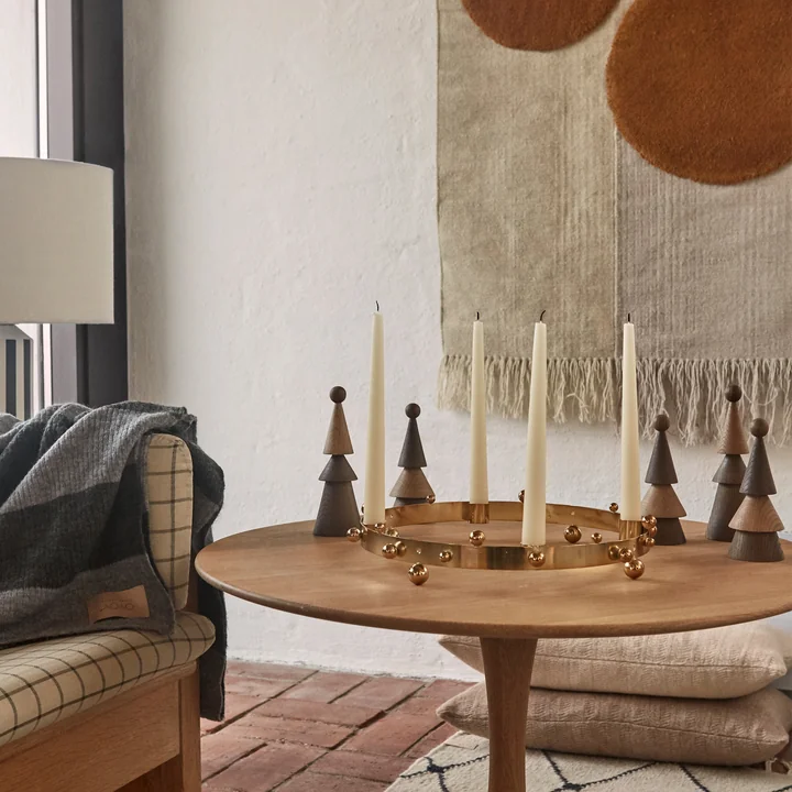Pearl OYOY Adventskandelaar, Ø 26 x H 5,7 cm, messing van in de woonkamer