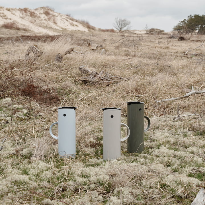 Stelton EM 77 vacuümkan uit in de seizoenskleuren donker bos, lichtgrijs en wolk