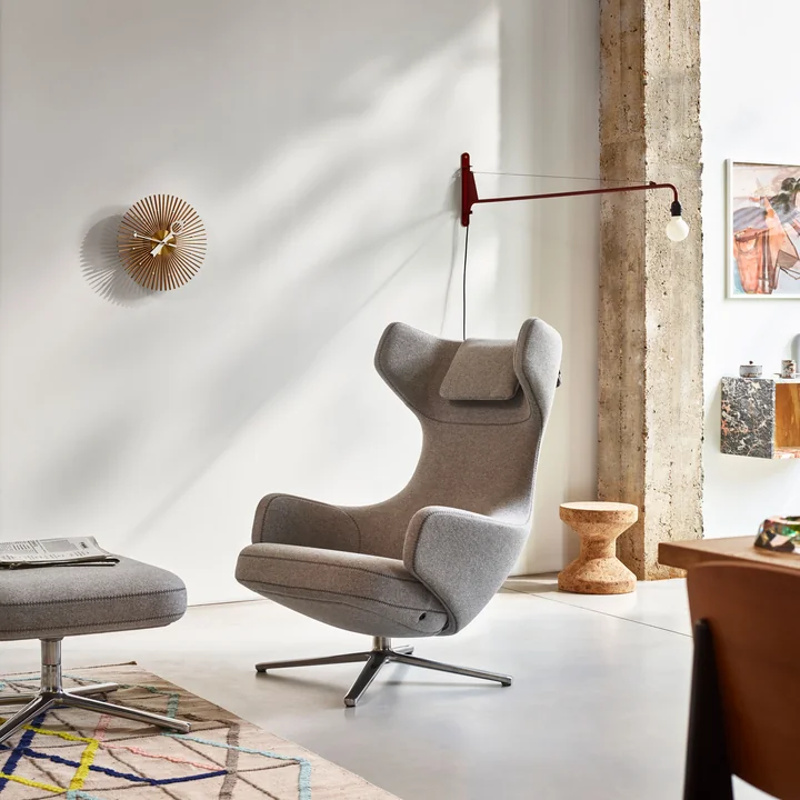Wandlamp Potence en Grand Repos fauteuil van Vitra