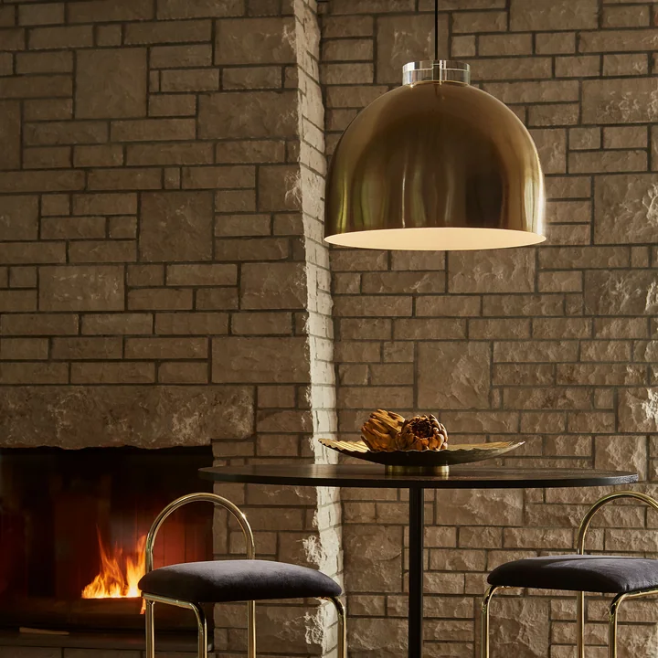 Luceo hanglamp van AYTM boven de eettafel