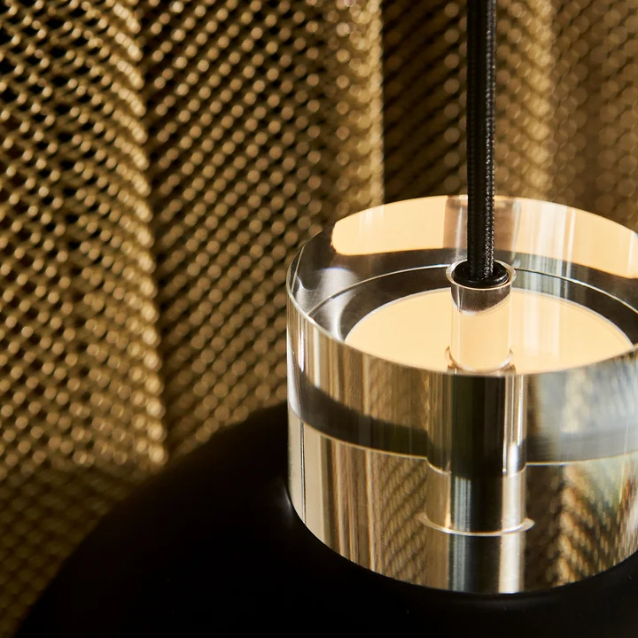 Luceo hanglamp van AYTM in detail