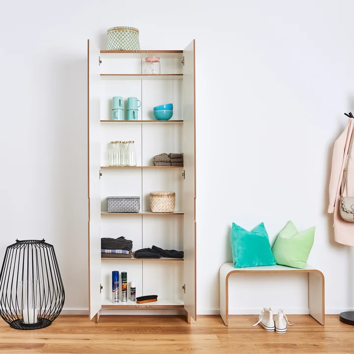 flachmann-schoenenkast staand van Tojo in het wit