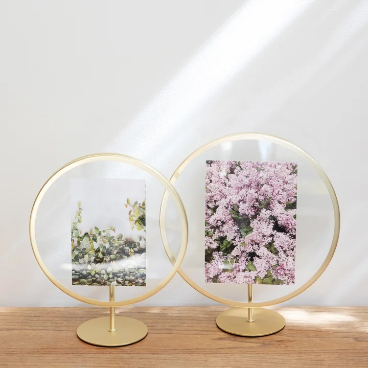 Infinity fotolijst van Umbra in mat messing