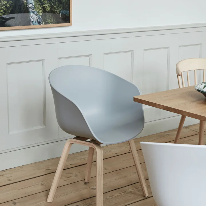 About A Chair AAC 22 van HAY in stoffig blauw